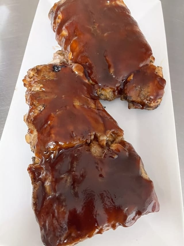 Full Rack Baby Back BBQ Ribs.
